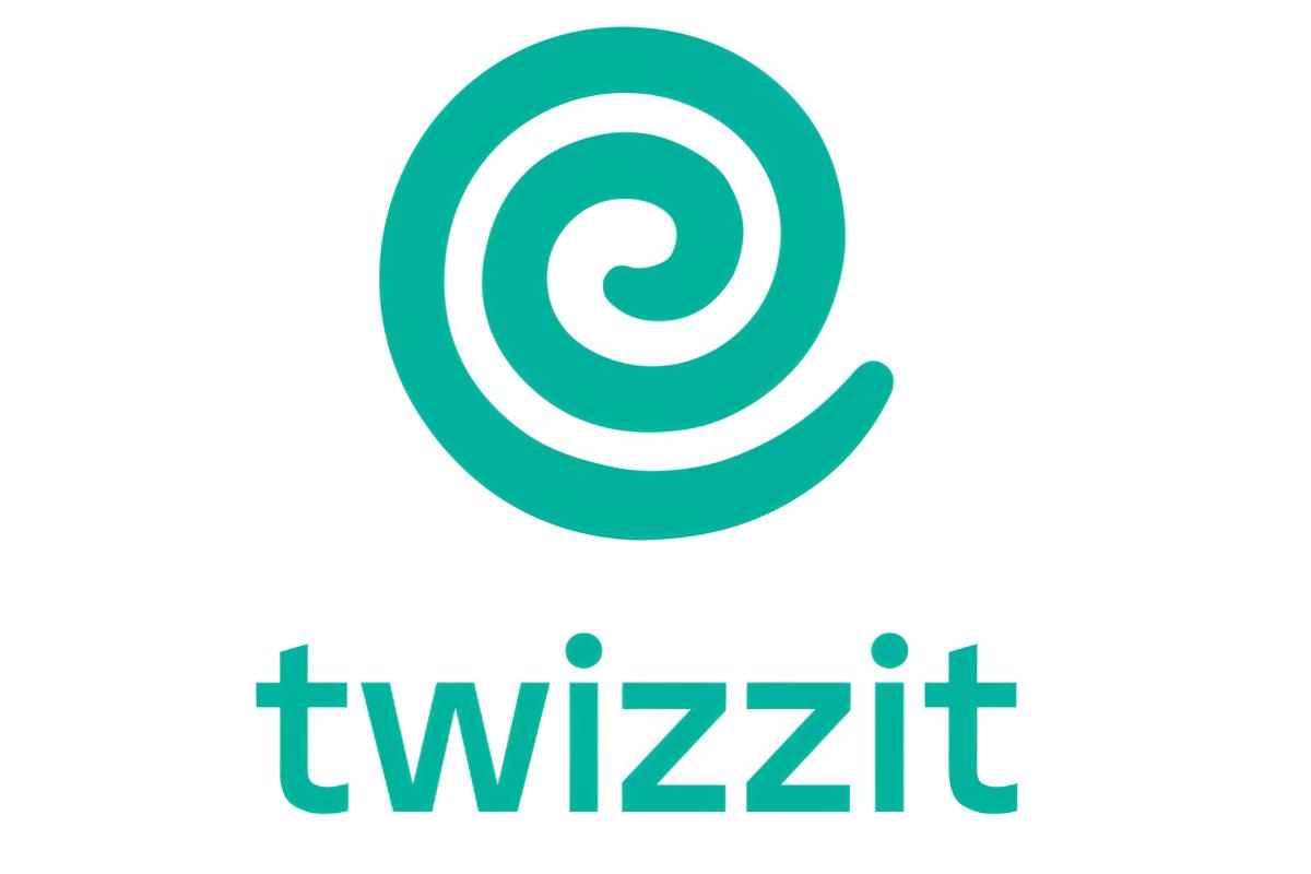 TwizChat com interface showing real-time group chat with smart AI-powered features for seamless and engaging online conversations.